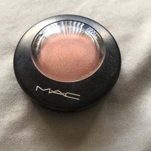 MAC mineralized blush in warm soul